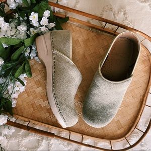 Dansko Cream Slip On Suede Clog sz 37